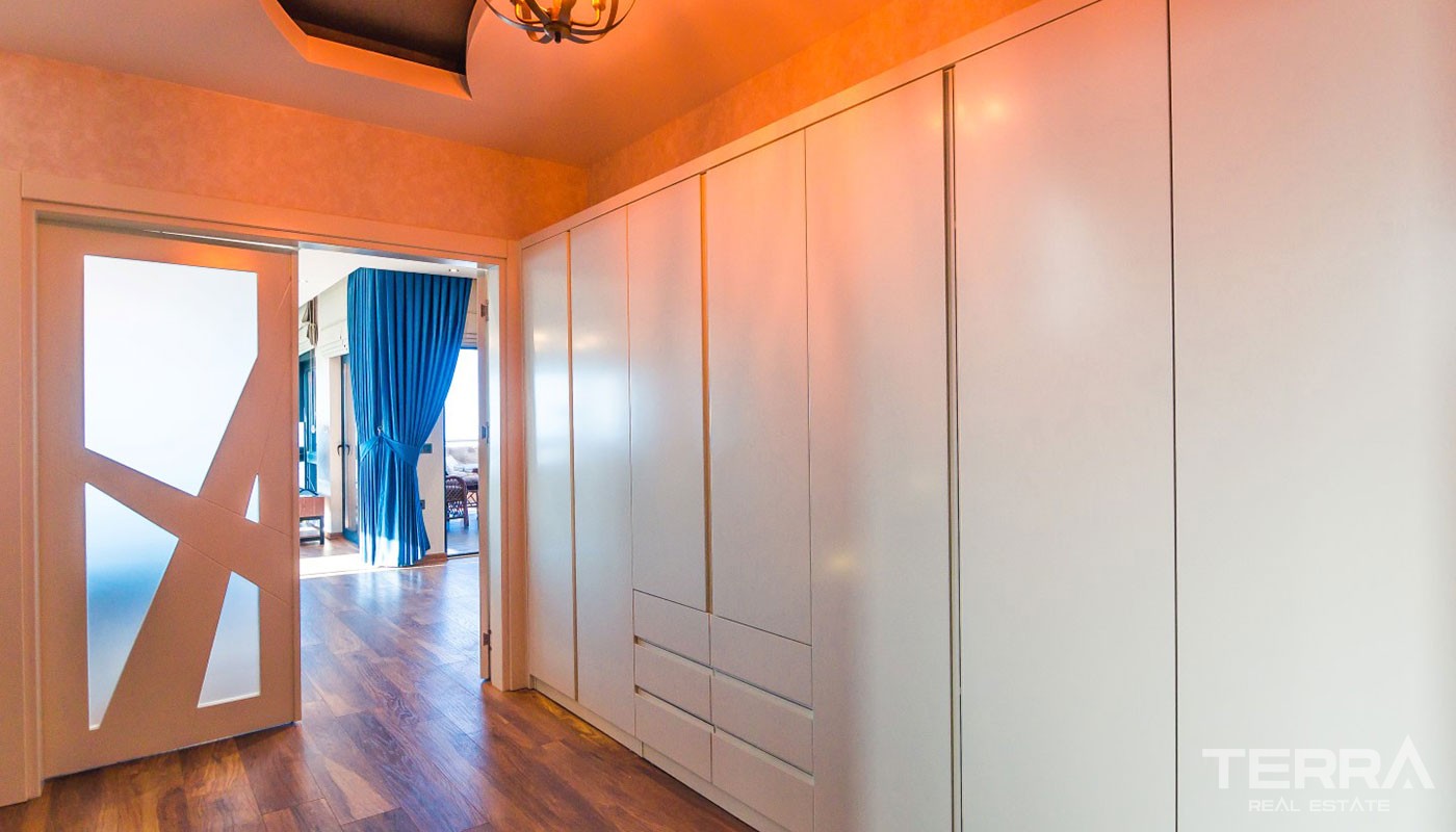 Villa With an Exceptional Panoramic Sea View in Alanya Kestel - 17356