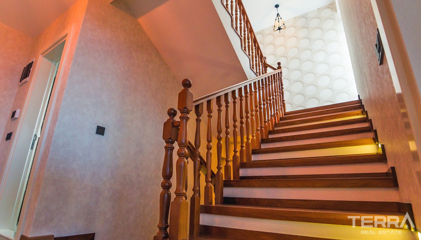 Villa With an Exceptional Panoramic Sea View in Alanya Kestel - 17357