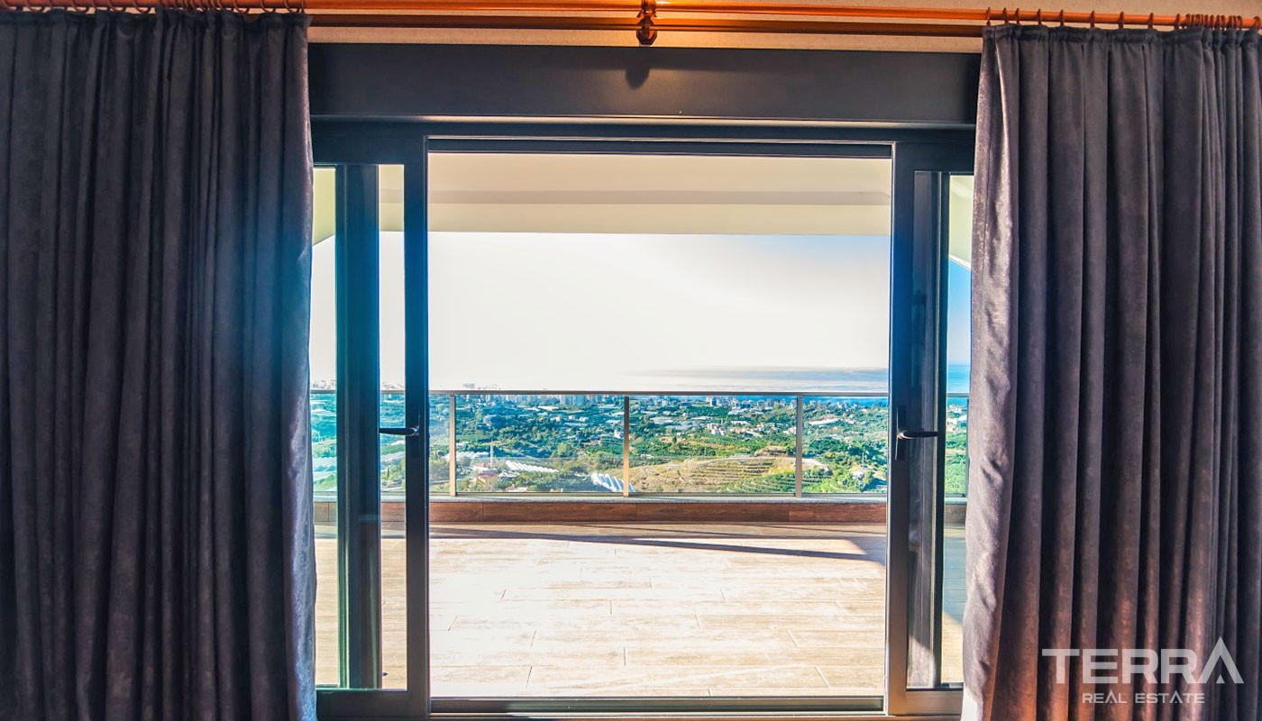 Villa With an Exceptional Panoramic Sea View in Alanya Kestel - 17381