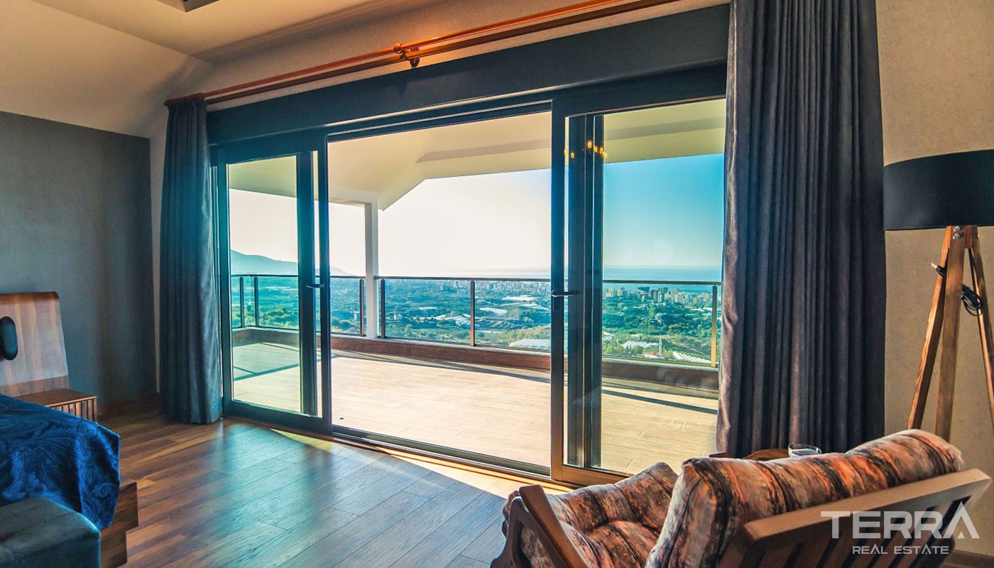 Villa With an Exceptional Panoramic Sea View in Alanya Kestel - 17382