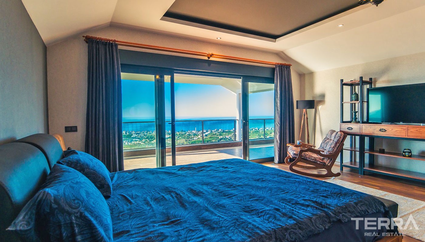 Villa With an Exceptional Panoramic Sea View in Alanya Kestel - 17384