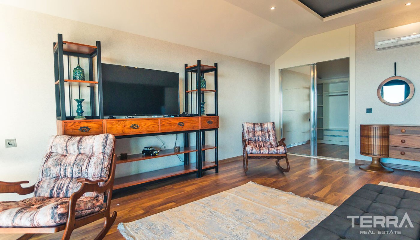 Villa With an Exceptional Panoramic Sea View in Alanya Kestel - 17386