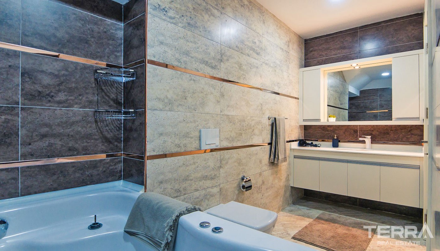 Villa With an Exceptional Panoramic Sea View in Alanya Kestel - 17391