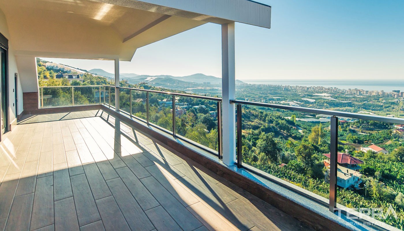 Villa With an Exceptional Panoramic Sea View in Alanya Kestel - 17392