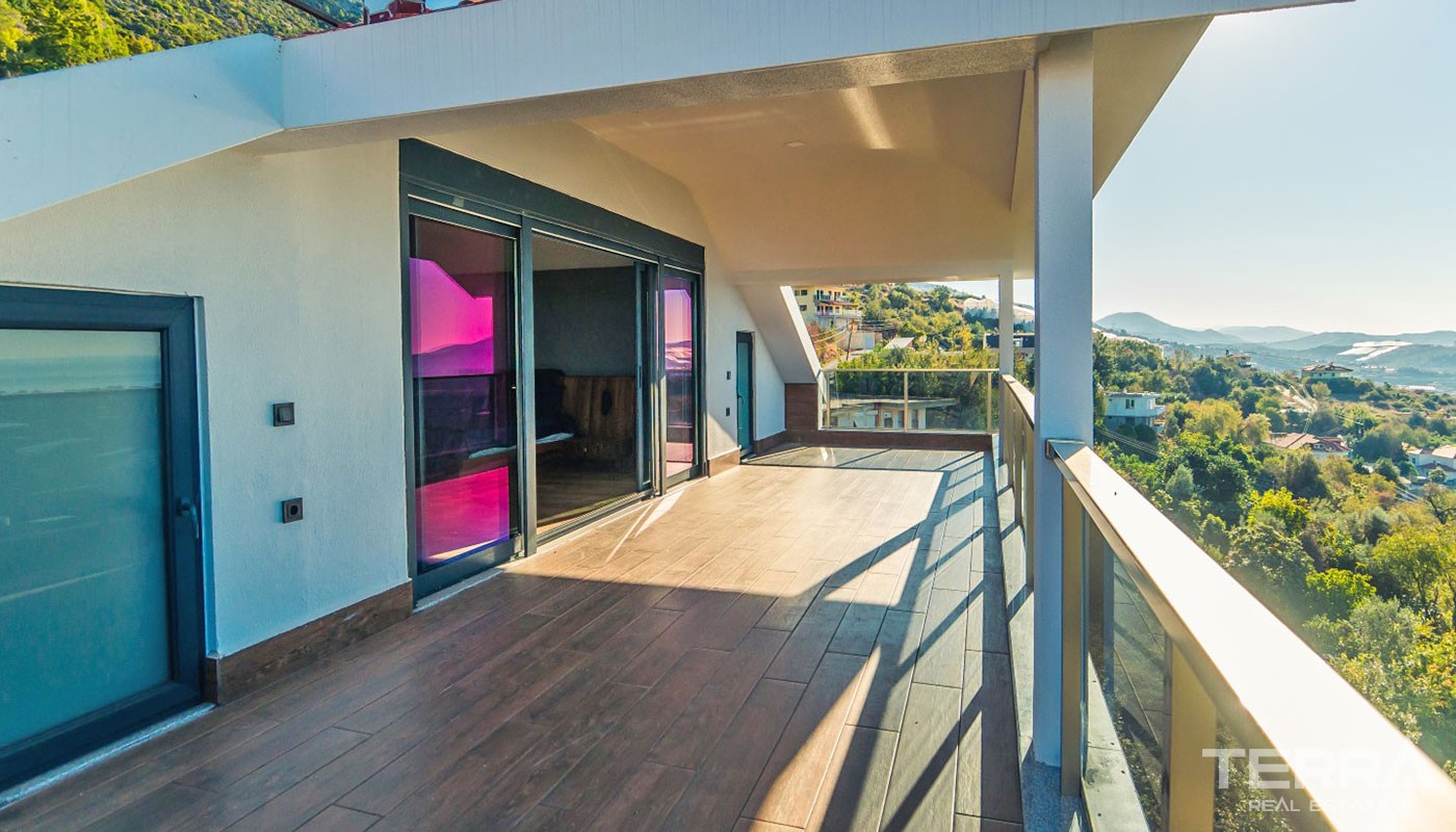 Villa With an Exceptional Panoramic Sea View in Alanya Kestel - 17393