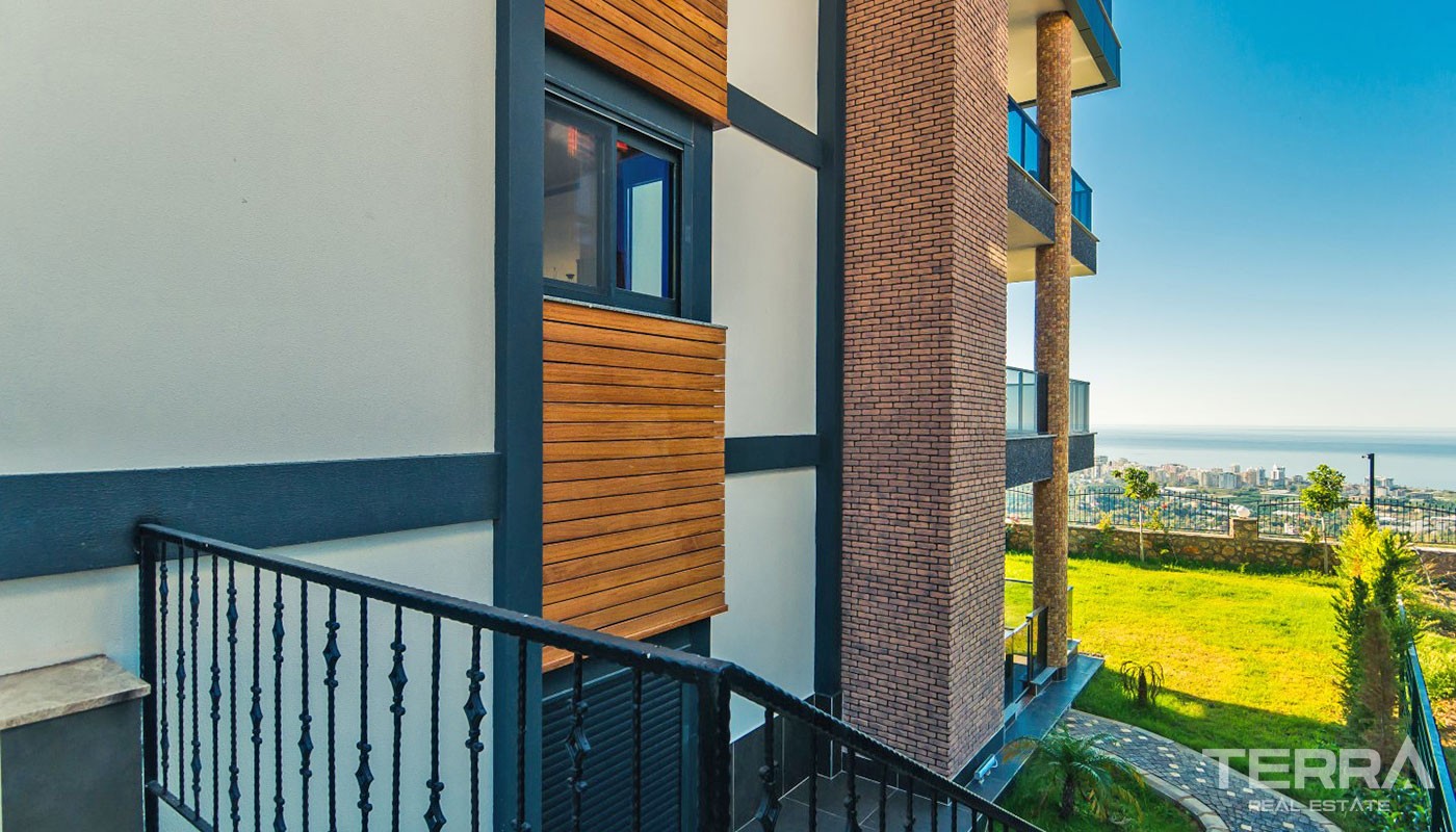 Villa With an Exceptional Panoramic Sea View in Alanya Kestel - 17396