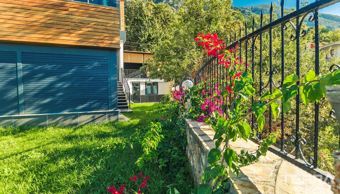 Villa With an Exceptional Panoramic Sea View in Alanya Kestel - 17397