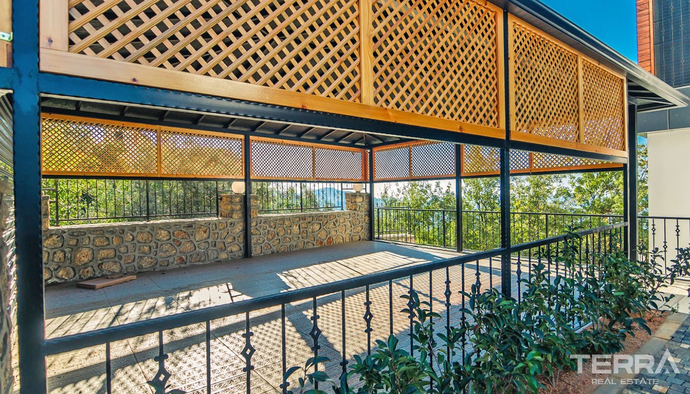 Villa With an Exceptional Panoramic Sea View in Alanya Kestel - 17402