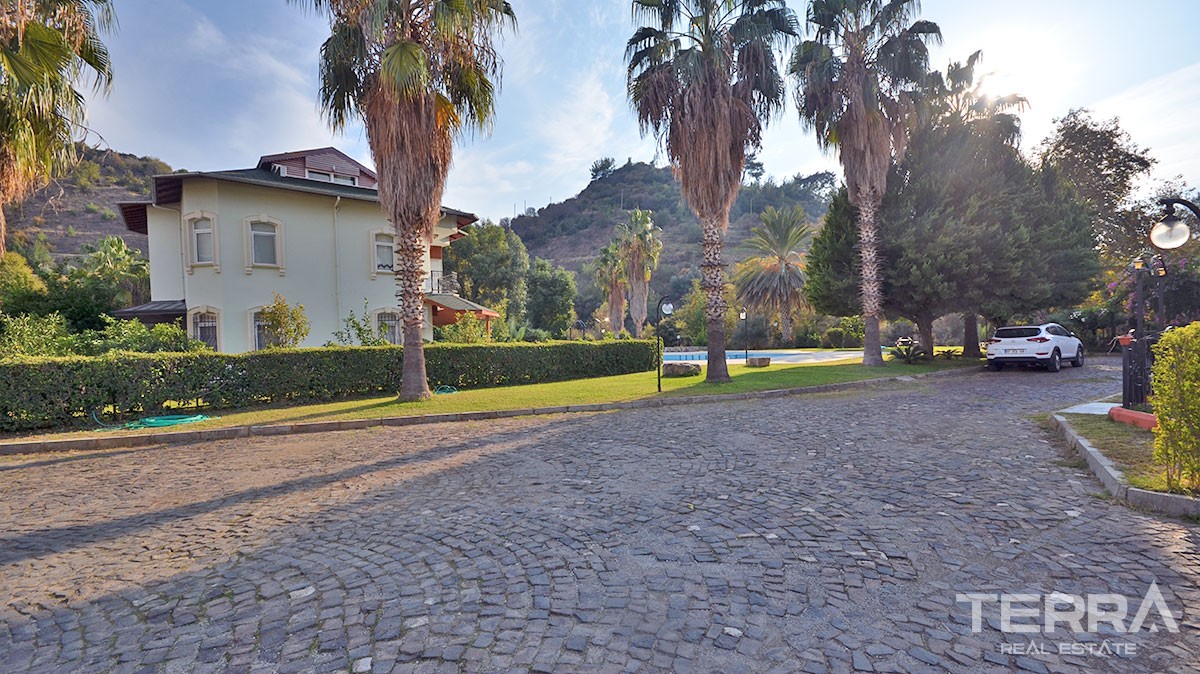 Affordable Villa for Sale in Alanya With a Swimming Pool - 17416