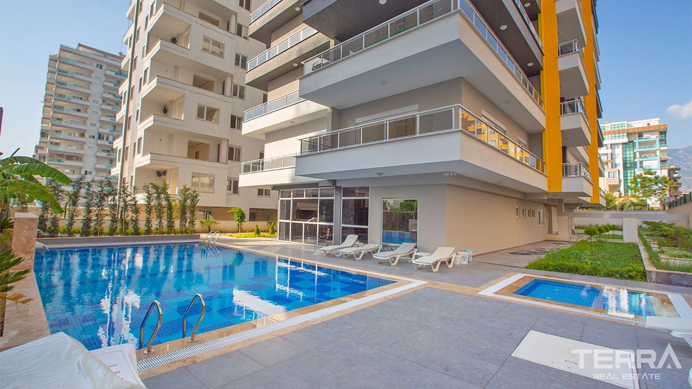 3 Bedroom Apartments with Separate Kitchen in Alanya Mahmutlar