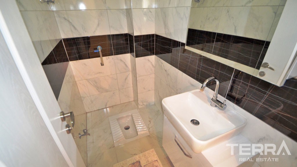 Bargain 2-Bedroom Furnished Apartment for Sale in Alanya Mahmutlar - 17462
