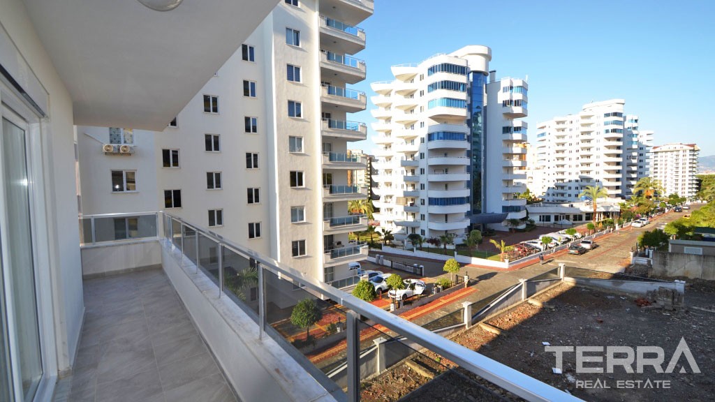 Bargain 2-Bedroom Furnished Apartment for Sale in Alanya Mahmutlar - 17464