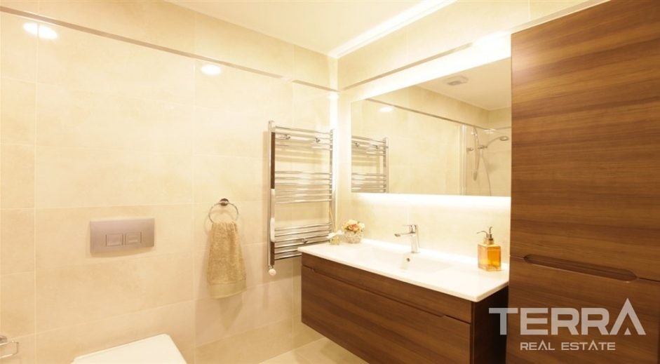 Brand-New Istanbul Apartments Close the Highways in Bağcılar - 17638