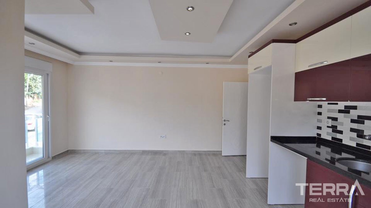 Bargain Apartment for Sale in Alanya Cikcilli With Swimming Pool - 18034