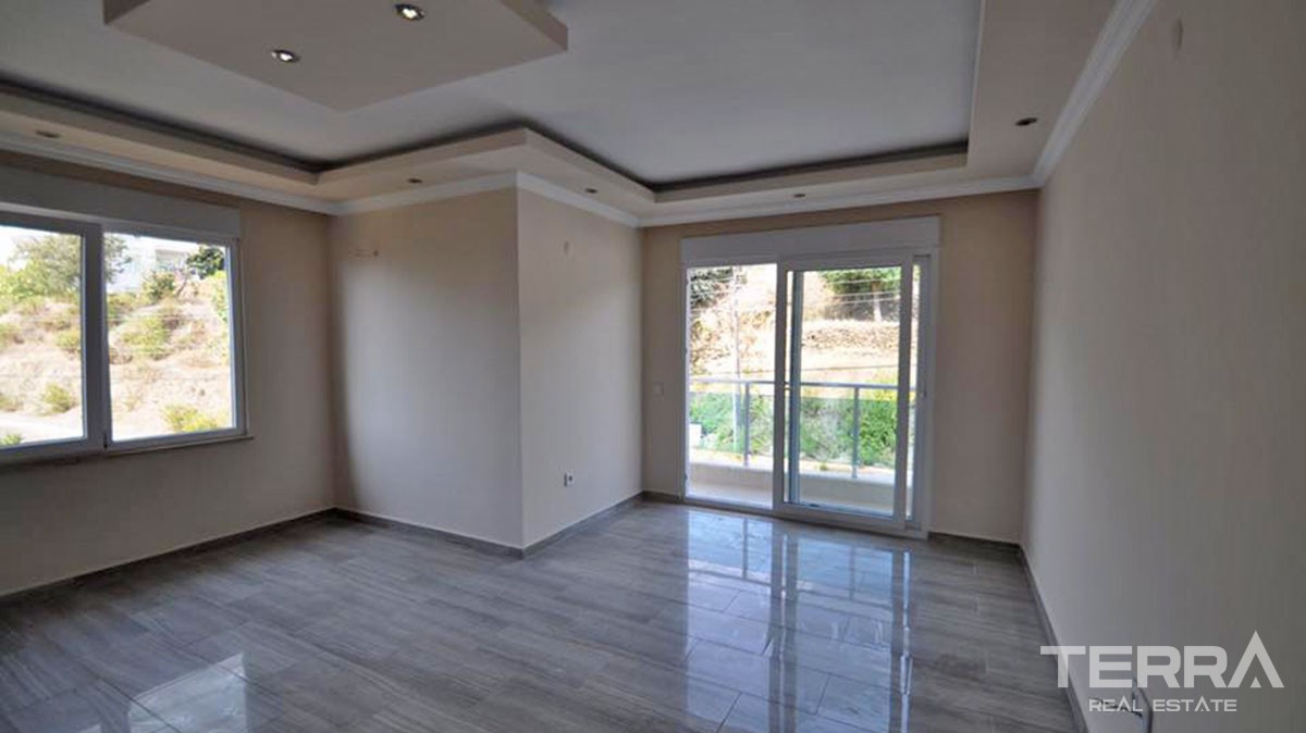 Bargain Apartment for Sale in Alanya Cikcilli With Swimming Pool - 18037