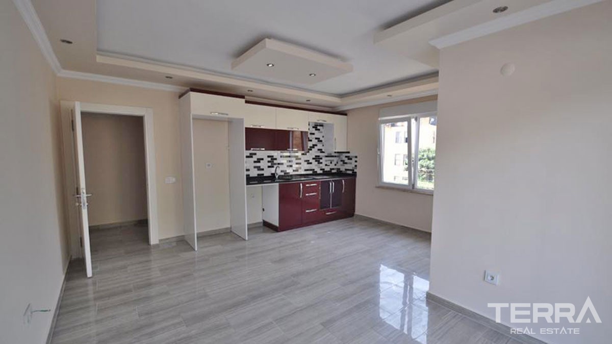 Bargain Apartment for Sale in Alanya Cikcilli With Swimming Pool - 18039