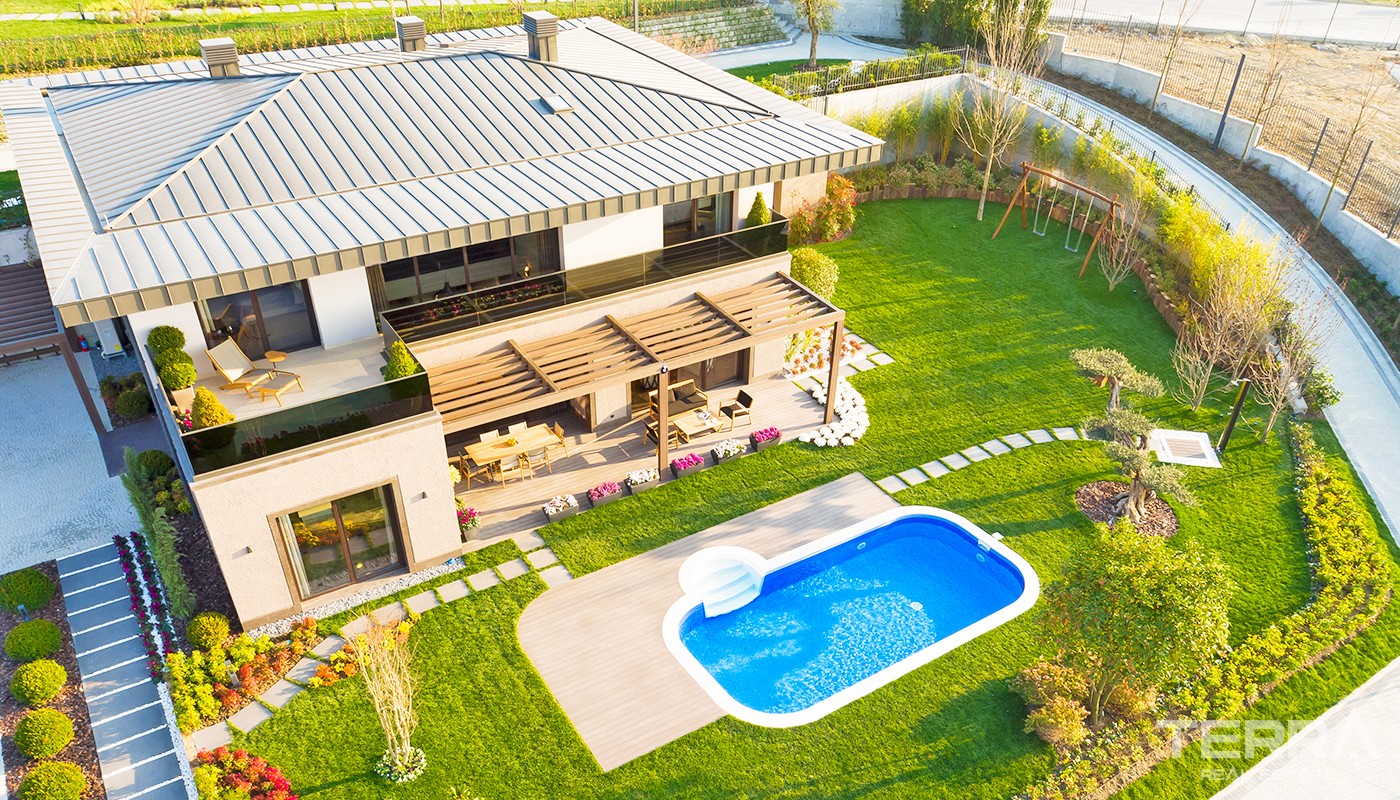 Modern Villas in Family-Orientated Complex in Istanbul Büyükçekmece - 33206