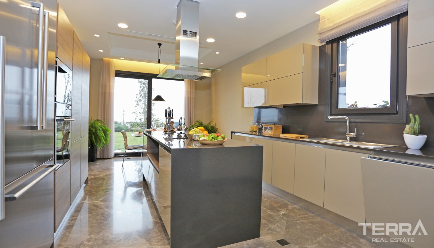 Modern Villas in Family-Orientated Complex in Istanbul Büyükçekmece - 33214