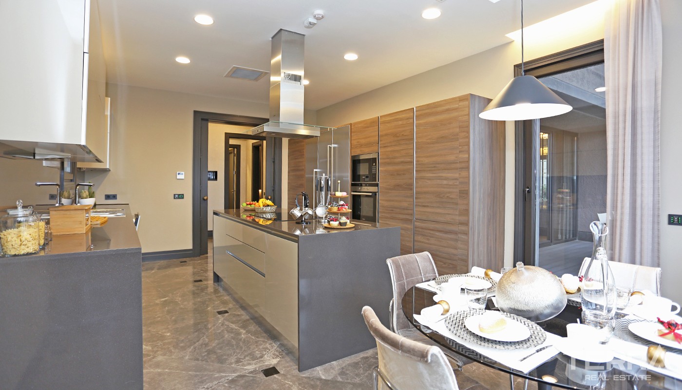 Modern Villas in Family-Orientated Complex in Istanbul Büyükçekmece - 33216