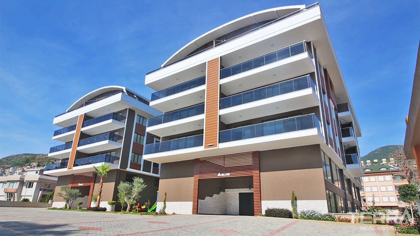 Spacious Apartments in a Low-rise Residential Complex in Alanya Center