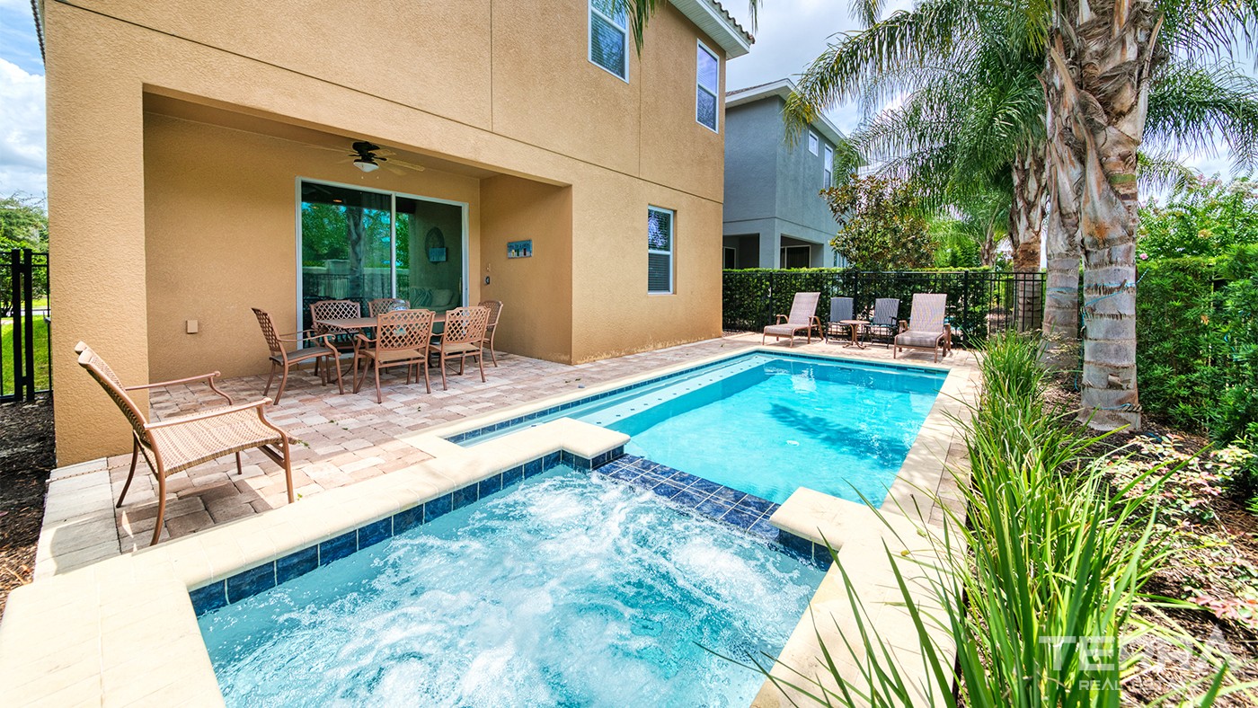 Luxury Houses with Private Pool in Encore Resort Homes In Orlando
