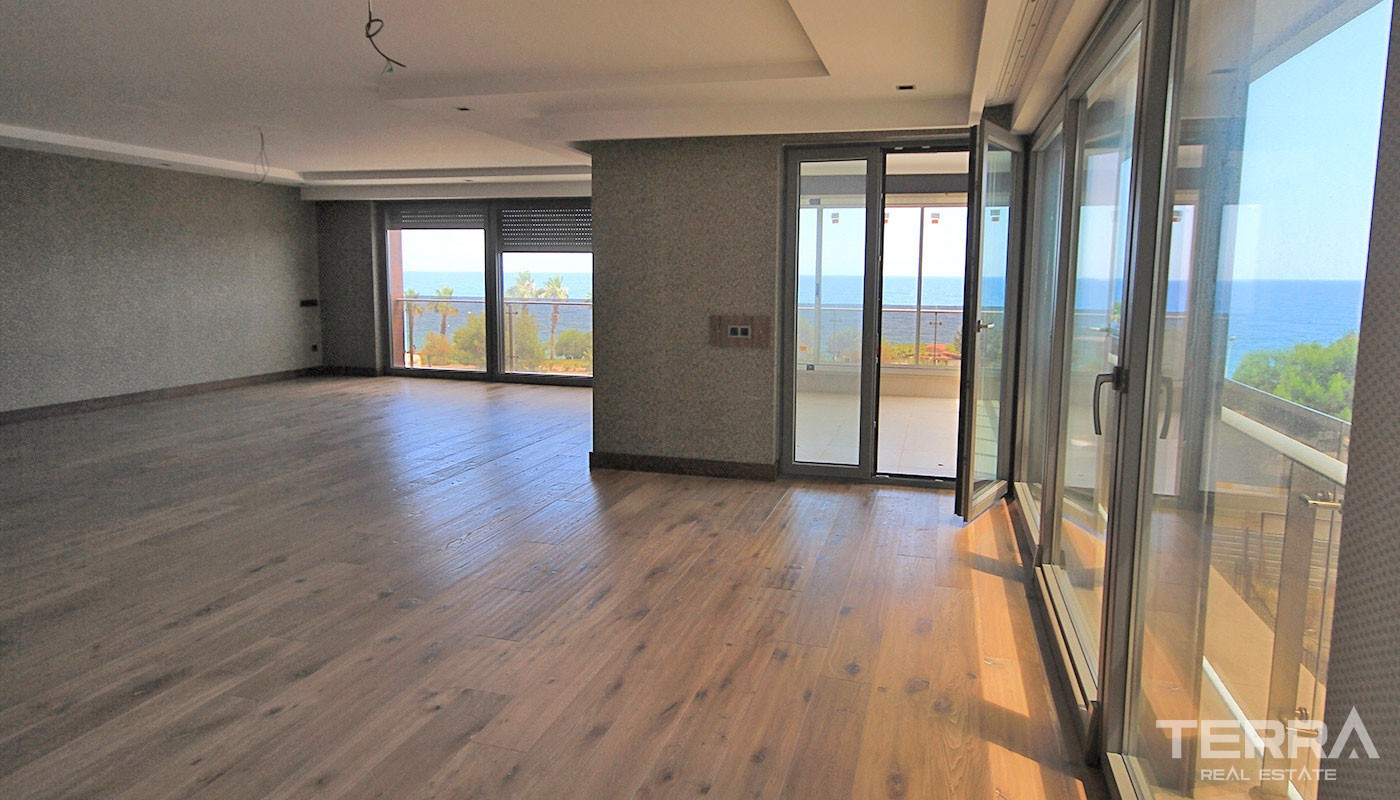 Exclusive Seafront Apartment in Antalya Konyaaltı - 20089