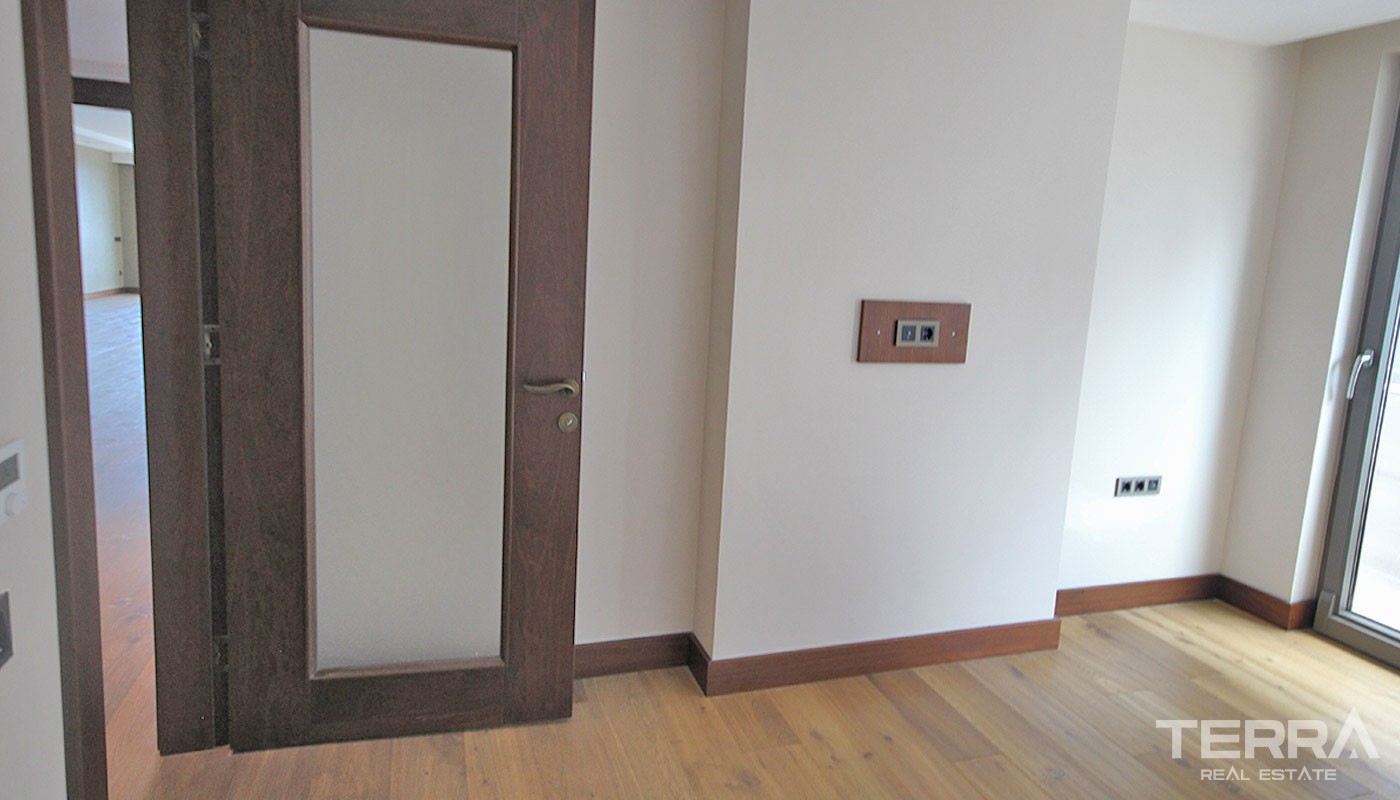 Exclusive Seafront Apartment in Antalya Konyaaltı - 20099