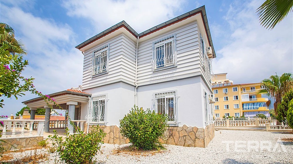 Villa med fantastisk utsikt i Alanya Mahmutlar med privat pool
