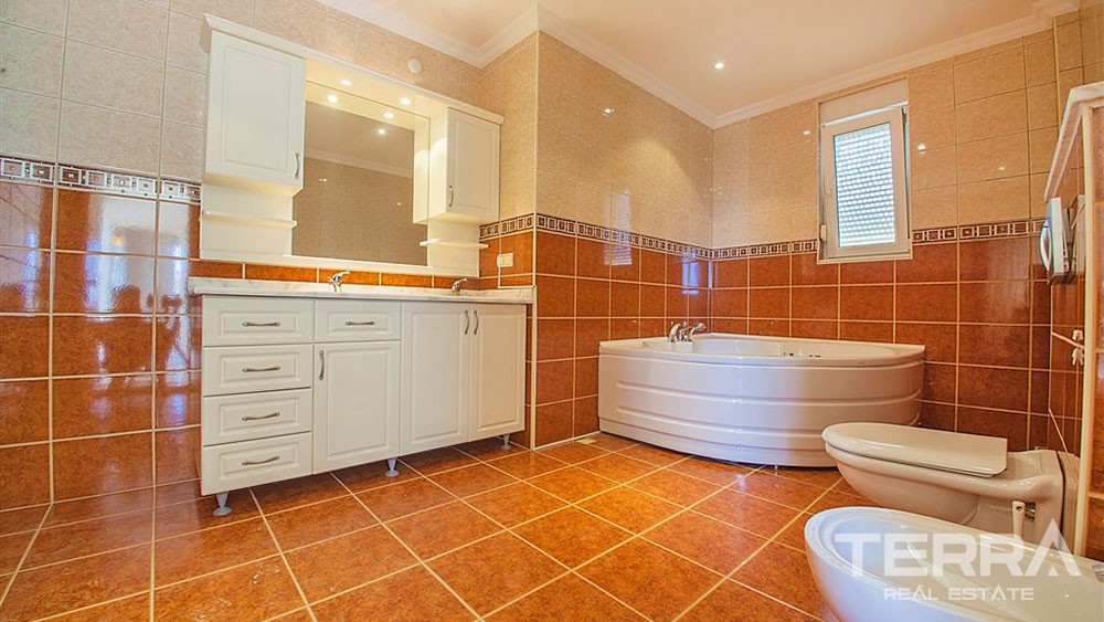 Villa med fantastisk utsikt i Alanya Mahmutlar med privat pool - 21304
