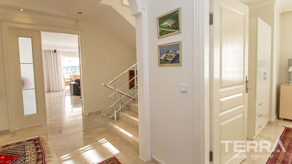 Fully Furnished Villa in Alanya Tepe with Private Pool - 20759