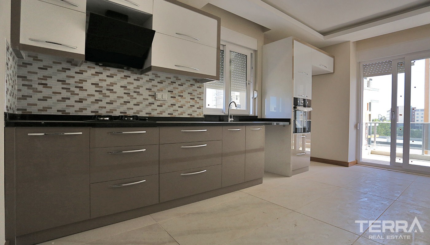 Spacious Apartments in Antalya Kepez - 21031