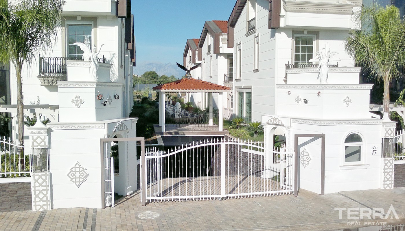 Antalya Lara'da Satılık Lüks Villalar - 21360