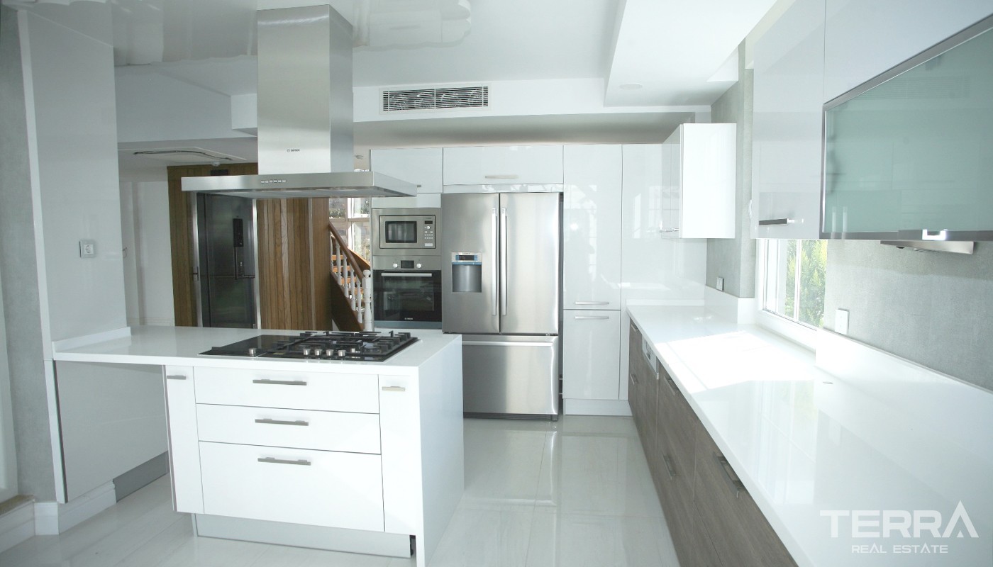 Antalya Lara'da Satılık Lüks Villalar - 21384