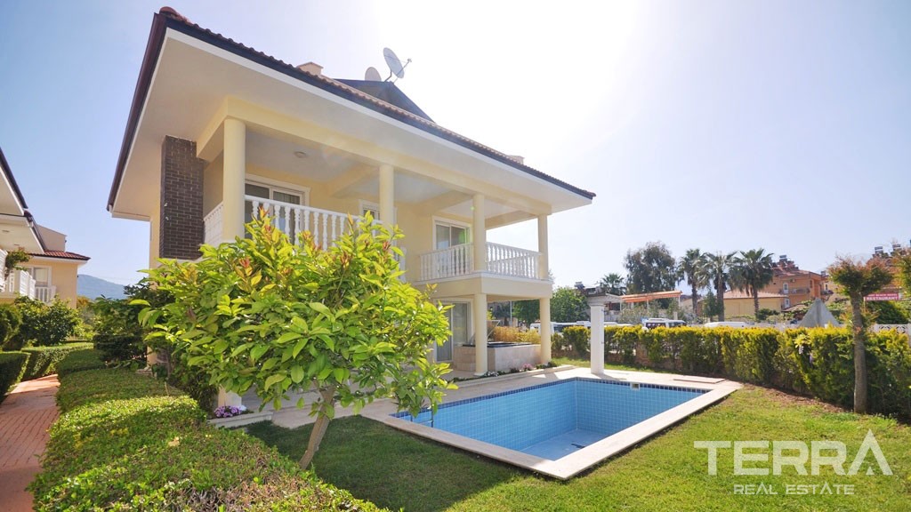 Beachfront Villa With Private Pool in Çalış Fethiye - 21524