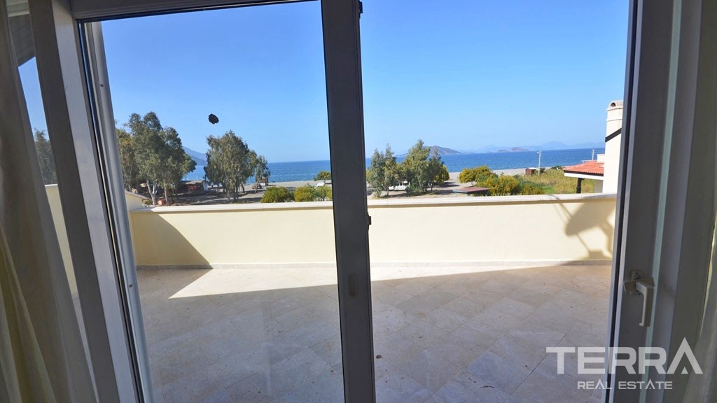 Beachfront Villa With Private Pool in Çalış Fethiye - 21546