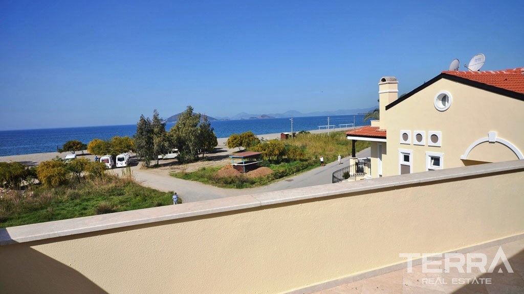 Beachfront Villa With Private Pool in Çalış Fethiye - 21547