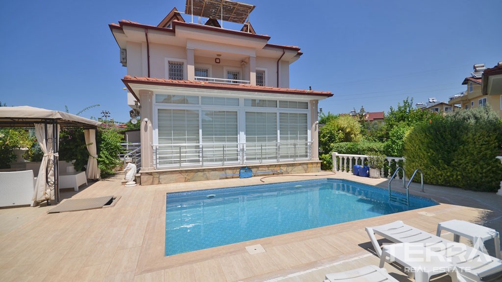 Fullt möblerad villa i Fethiye Çalış med privat pool