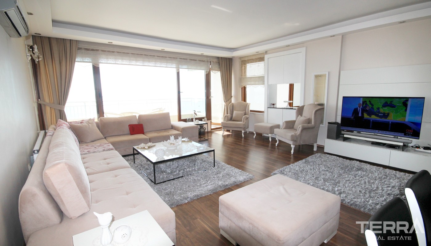 Astonishing Sea View Apartment in Prestigious Location in Antalya - 21434
