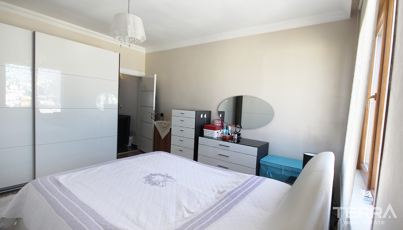 Astonishing Sea View Apartment in Prestigious Location in Antalya - 21440