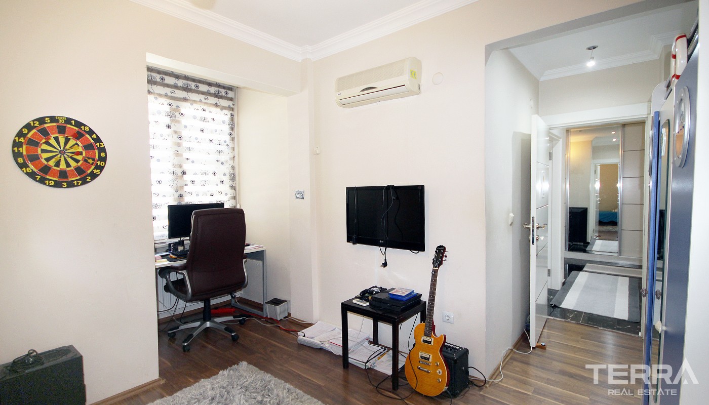 Astonishing Sea View Apartment in Prestigious Location in Antalya - 21444