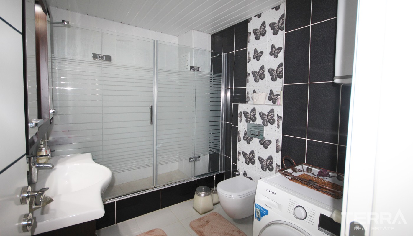 Astonishing Sea View Apartment in Prestigious Location in Antalya - 21446
