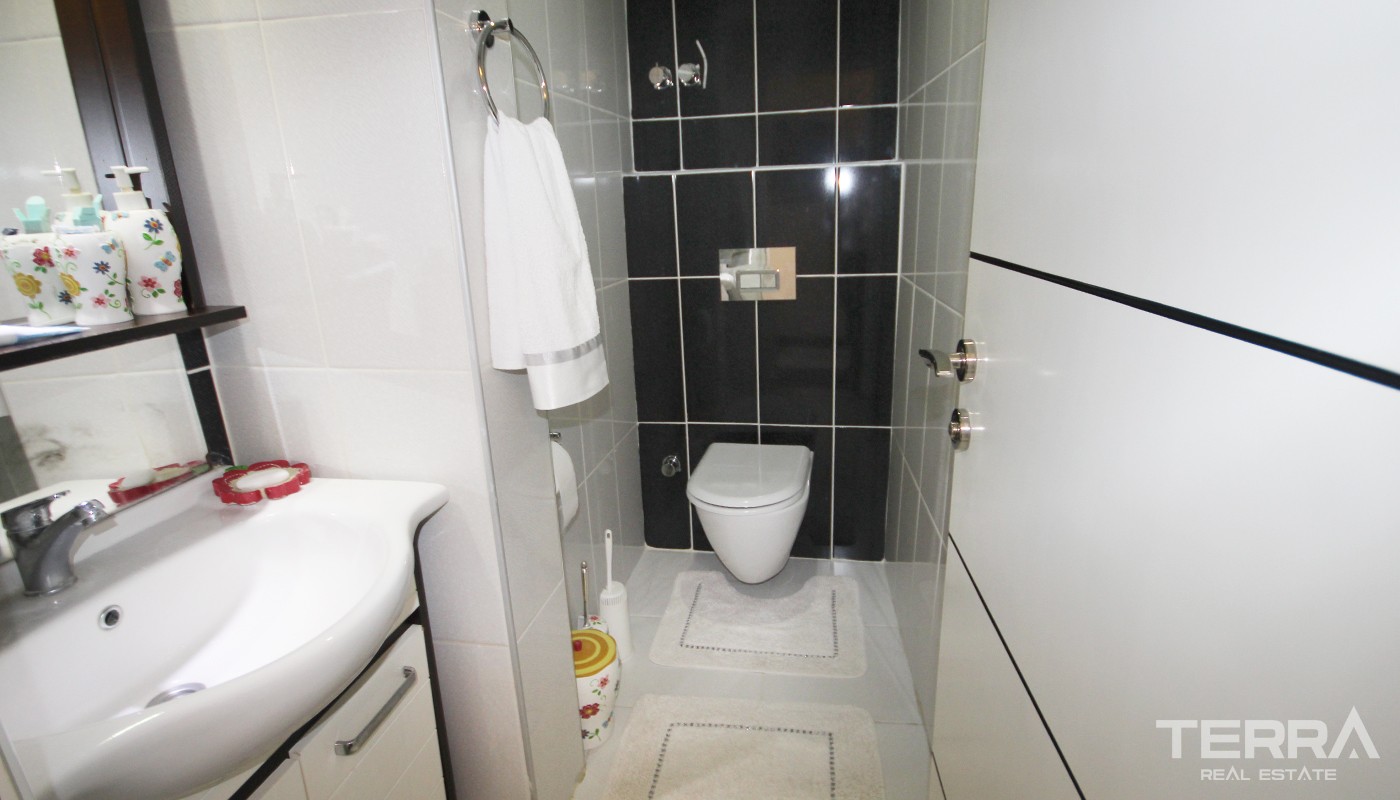 Astonishing Sea View Apartment in Prestigious Location in Antalya - 21447